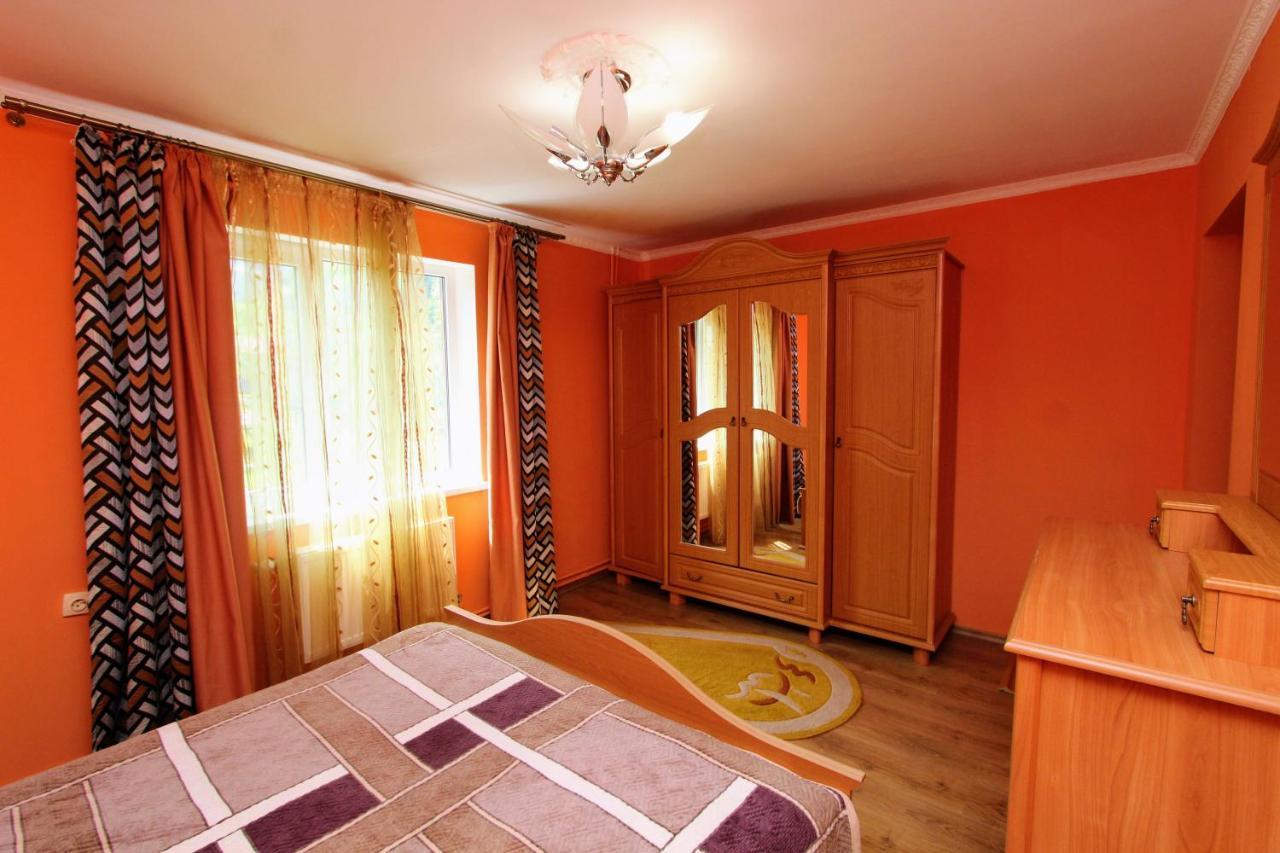 Cottage "Kliverent" Яремче Екстериор снимка