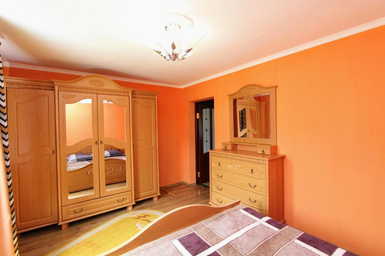 Cottage "Kliverent" Яремче Екстериор снимка