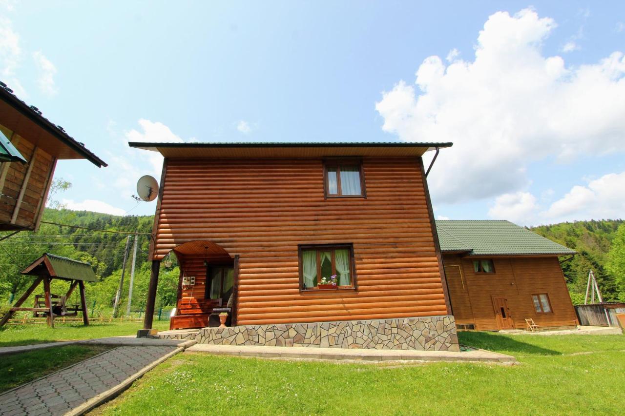 Cottage "Kliverent" Яремче Екстериор снимка